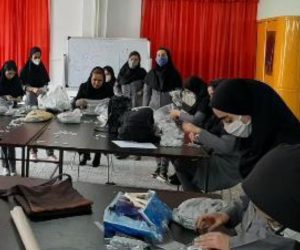 هنرستانی که در ایام کرونایی فعال است؛ تولید بیش از ۱۸۰۰۰ ماسک در هنرستان شهیدان کارگران فریدونکنار